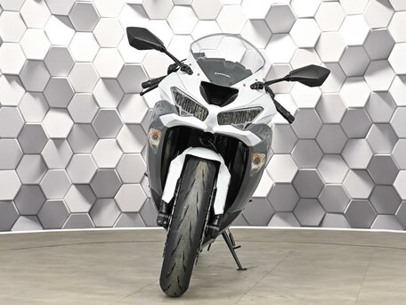 2021 Kawasaki ZX-6 Ninja, белый, 1099000 рублей, вид 5