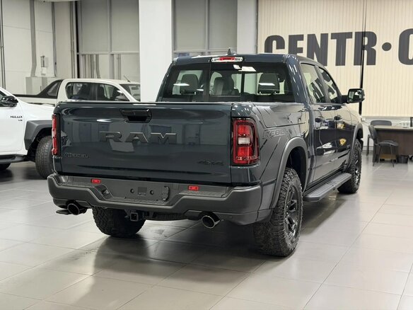 2025 Ram 1500 Crew Cab V Рестайлинг, синий, 8990000 рублей - вид 3