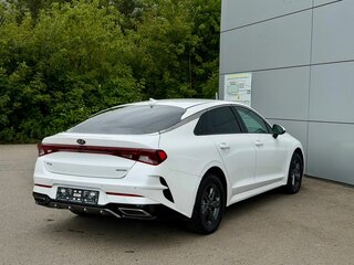 2020 Kia K5 III, белый, 1950000 рублей, вид 4