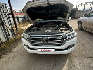 2018 Toyota Land Cruiser 200 Series Рестайлинг 2, белый, 4900000 рублей, вид 1