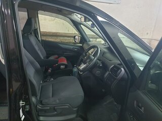 2018 Nissan Serena V (C27), чёрный, 1890000 рублей, вид 3