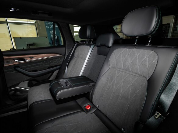 2026 Geely Monjaro I Рестайлинг, серый, 4954990 рублей - вид 12