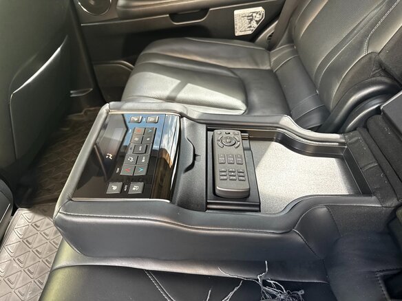 2018 Lexus LX 570 III Рестайлинг 2, чёрный, 9800000 рублей - вид 38