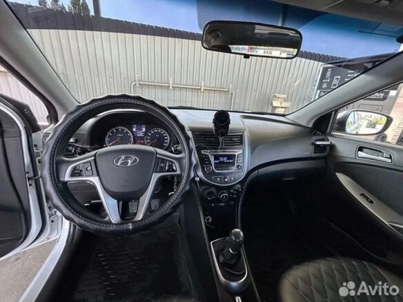 2014 Hyundai Solaris I Рестайлинг, белый, 999999 рублей - вид 6