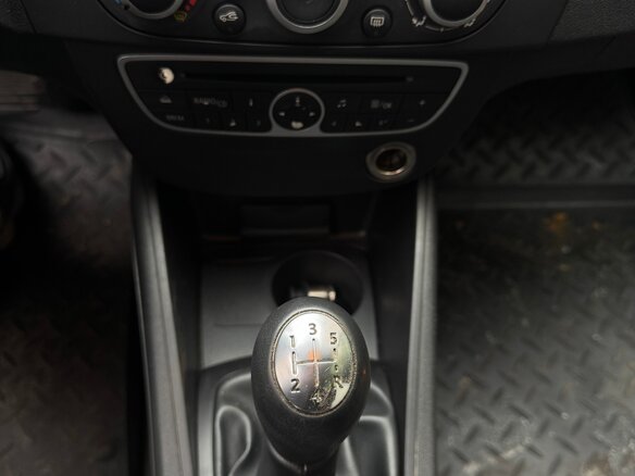2010 Renault Fluence I, серый, 750000 рублей - вид 15