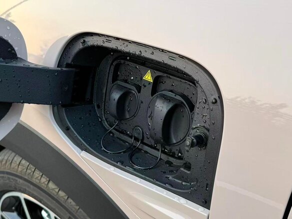 2026 Leapmotor A10 53 kWh, бежевый, 2050000 рублей - вид 36