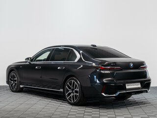 2025 BMW 7 серии 740i xDrive VII (G70), чёрный, 14990000 рублей, вид 4