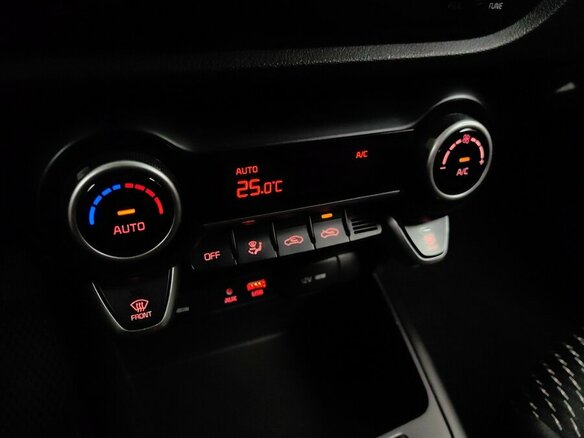 2017 Kia Rio IV, серебристый, 1099000 рублей - вид 14