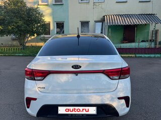 2017 Kia Rio IV, белый, 800000 рублей, вид 3