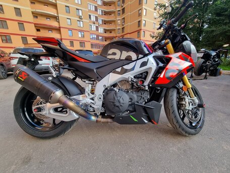 2024 Aprilia Tuono V4, красный, 1850000 рублей, вид 4