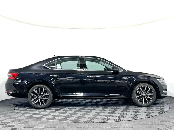 2026 Skoda Superb III Рестайлинг, чёрный, 3775000 рублей - вид 6