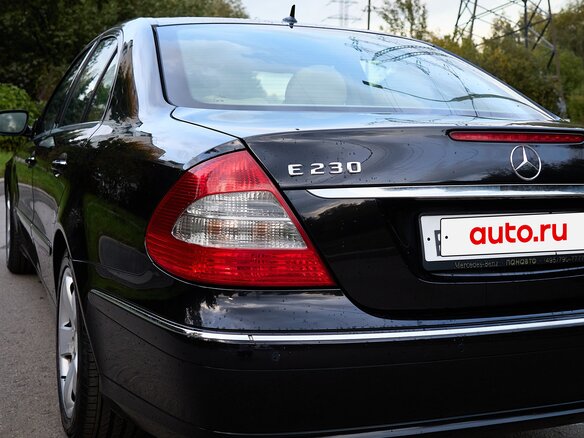 2008 Mercedes-Benz E-Класс 230 III (W211, S211) Рестайлинг, чёрный, 1400000 рублей - вид 2