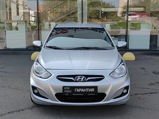 2013 Hyundai Solaris I, серебристый, 670000 рублей, вид 2