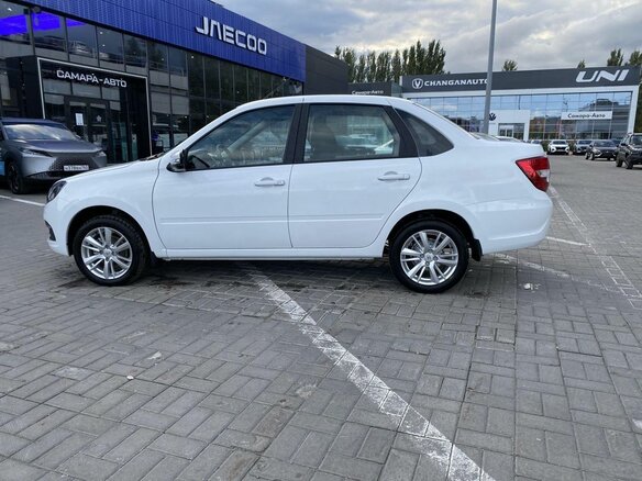 2026 Lada (ВАЗ) Granta I Рестайлинг, белый, 1188000 рублей - вид 8