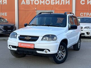 2017 Chevrolet Niva I Рестайлинг, белый, 780000 рублей, вид 1