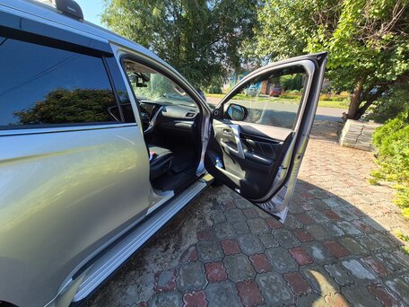 2017 Mitsubishi Pajero Sport III, серебристый, 2800000 рублей, вид 5