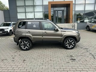 2026 Lada (ВАЗ) Niva Travel I Рестайлинг, коричневый, 1804000 рублей, вид 4