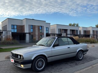 1992 BMW 3 серии 318i II (E30), серебристый, 2100000 рублей, вид 2