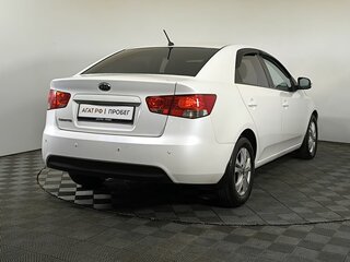 2012 Kia Cerato 6-speed II, белый, 690000 рублей, вид 4