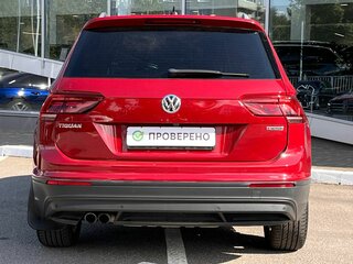 2018 Volkswagen Tiguan II, красный, 2356000 рублей, вид 5
