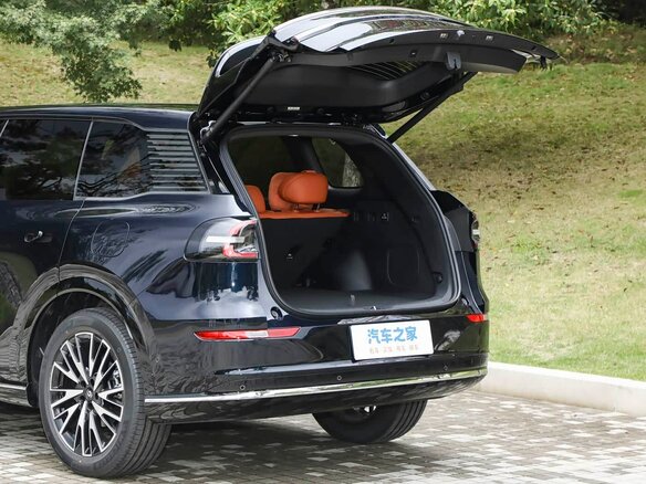 2026 Changan Qiyuan Q07 31.7 kWh, серый, 3480000 рублей - вид 15