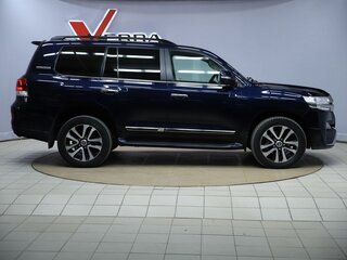 2016 Toyota Land Cruiser 200 Series Рестайлинг 2, чёрный, 6700000 рублей, вид 4
