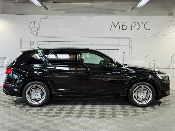 2024 Audi Q7 45 TFSI II (4M) Рестайлинг 2, чёрный, 7999000 рублей - вид 6