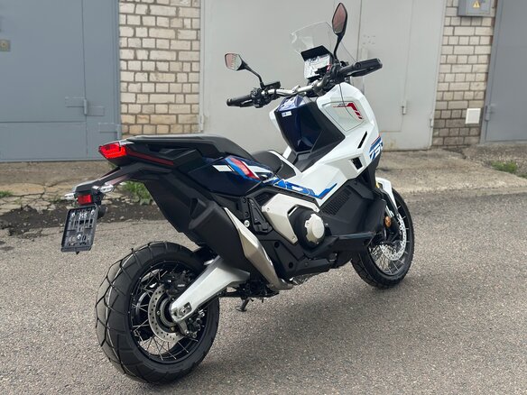 2026 Honda X-ADV, белый - вид 12
