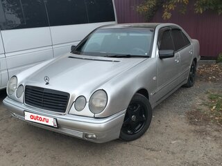 1997 Mercedes-Benz E-Класс 200 II (W210, S210), белый, 257000 рублей, вид 1