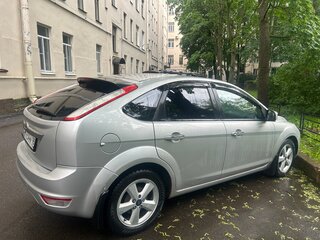 2008 Ford Focus II Рестайлинг, серебристый, 450000 рублей, вид 2