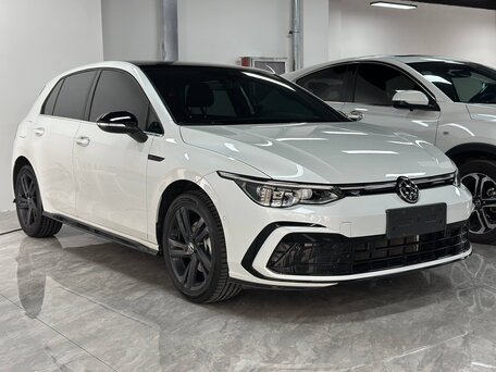 2023 Volkswagen Golf VIII, белый, 2040000 рублей, вид 3