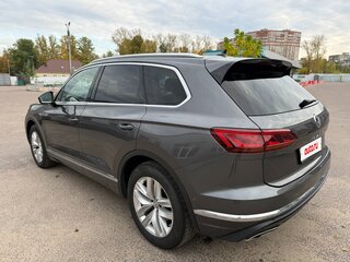 2021 Volkswagen Touareg III, серый, 5790000 рублей, вид 5