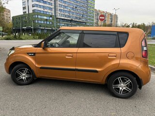 2009 Kia Soul I, оранжевый, 690000 рублей, вид 4