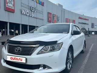 2013 Toyota Camry VII (XV50), белый, 1400000 рублей, вид 2