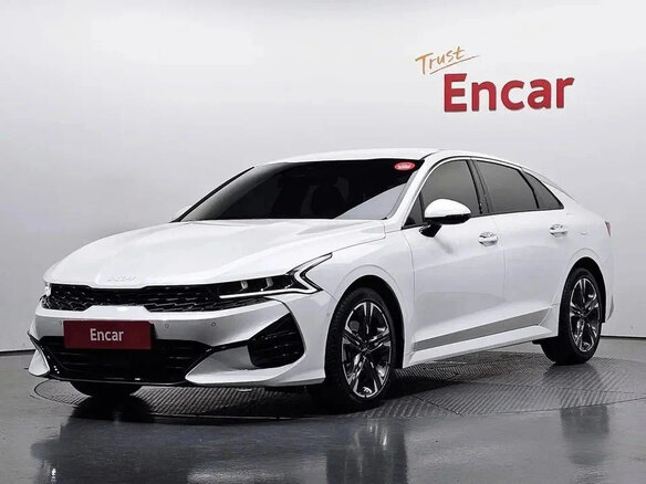 2023 Kia K5 III Рестайлинг, белый, 2400000 рублей