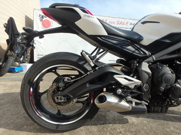 2021 Triumph Street Triple, белый, 820000 рублей - вид 13
