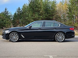 2019 BMW 5 серии 530e VII (G30/G31/G38), чёрный, 3769000 рублей, вид 4