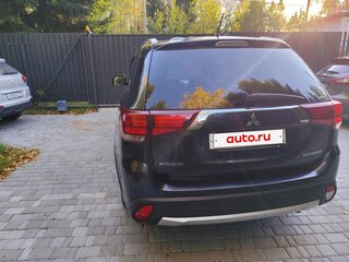 2016 Mitsubishi Outlander III Рестайлинг 2, синий, 1700000 рублей, вид 4