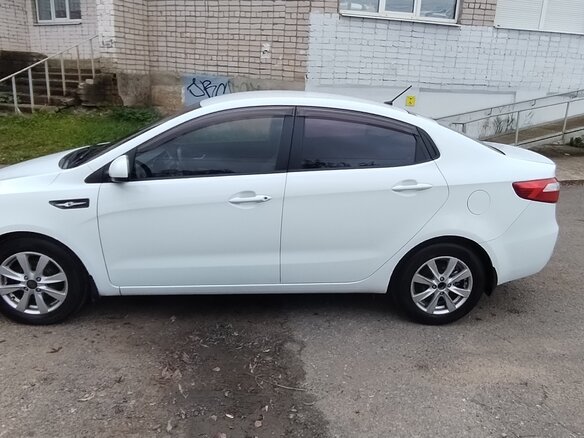2013 Kia Rio III, белый, 730000 рублей - вид 7