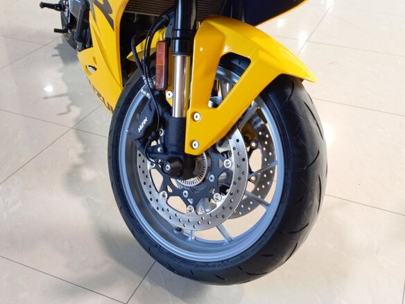 2024 Suzuki GSX-8R, золотистый, 790000 рублей - вид 6