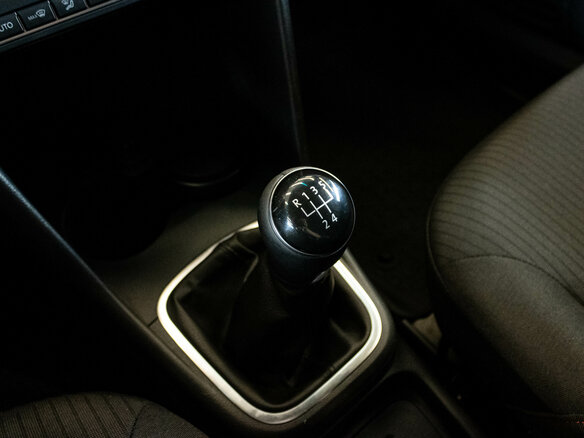 2017 Volkswagen Polo V Рестайлинг, серебристый - вид 19