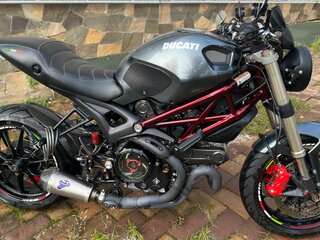 2011 Ducati Monster 1100, серый, 700000 рублей, вид 1