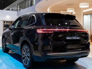 2026 Geely EX5 Гибрид EM-R, чёрный, 3791690 рублей, вид 4