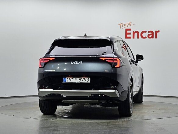 2025 Kia Sportage V Рестайлинг, серый, 4270000 рублей - вид 3