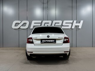 2018 Skoda Octavia III (A7) Рестайлинг, белый, 1849000 рублей, вид 4