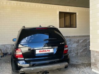 2005 Mercedes-Benz M-Класс 500 II (W164), чёрный, 1100000 рублей, вид 5