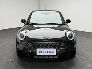2022 Mini Hatch Cooper III (F55/F56) Рестайлинг 2, чёрный, 2470999 рублей, вид 2