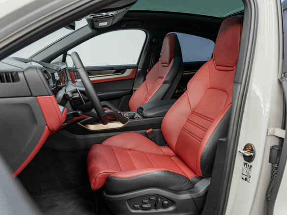 2024 Porsche Cayenne Coupé III Рестайлинг, серый, 17990000 рублей - вид 20