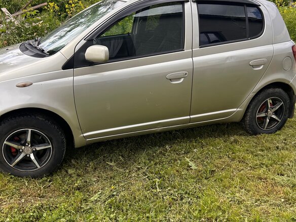 2002 Toyota Vitz I (P10), серый, 350000 рублей - вид 16