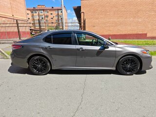 2018 Toyota Camry VIII (XV70), серый, 1950000 рублей, вид 5